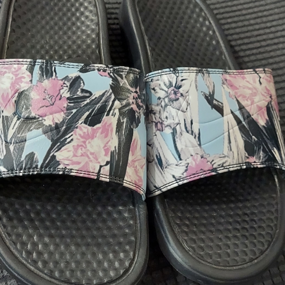 Woman nike slide